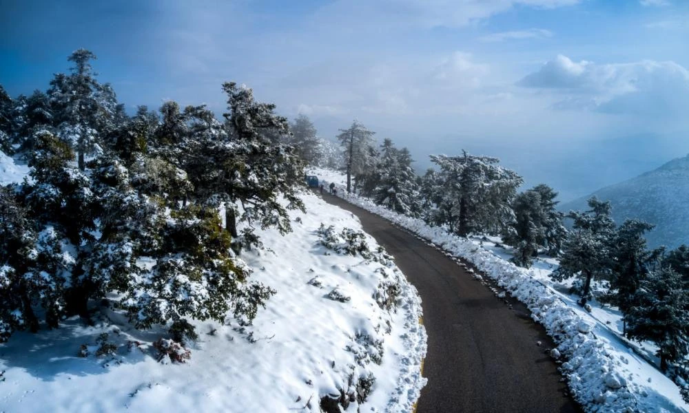 Καιρός: Έρχεται τσουχτερό κρύο με βροχές, χιόνια και δυνατούς ανέμους